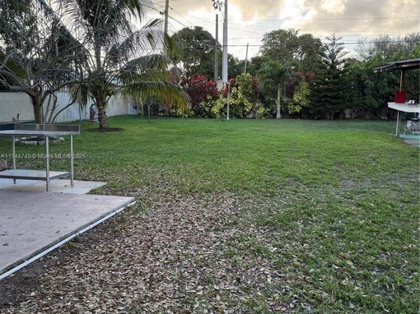 2770 NW 164th Ter, Miami Gardens FL 33054