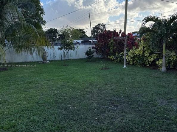 2770 NW 164th Ter, Miami Gardens FL 33054