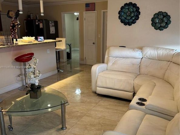 2770 NW 164th Ter, Miami Gardens FL 33054
