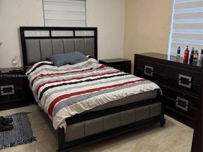 2770 NW 164th Ter, Miami Gardens FL 33054