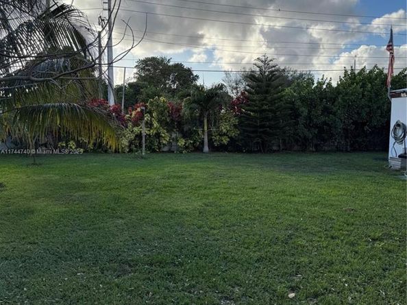 2770 NW 164th Ter, Miami Gardens FL 33054