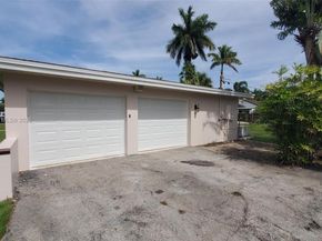 142 NW 21 St, Homestead FL 33030