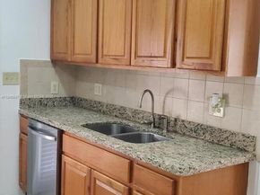 142 NW 21 St, Homestead FL 33030