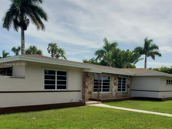 142 NW 21 St