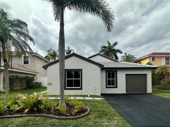 19179 NW 22nd St, Pembroke Pines FL 33029