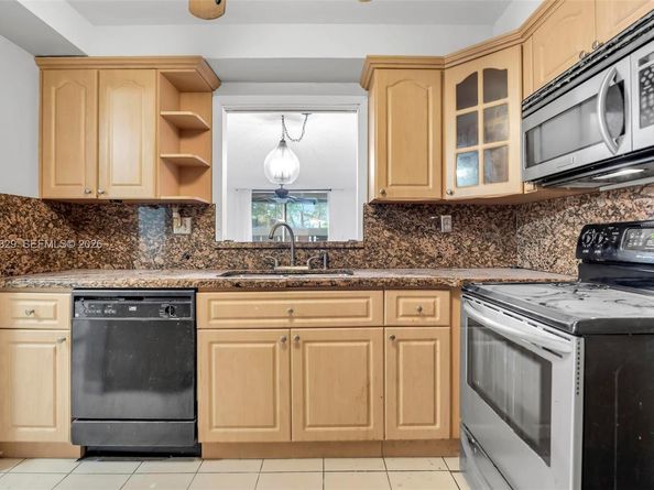 406 NW 68th Ave 125, Plantation FL 33317