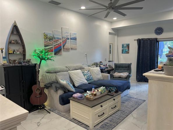 8320 SW 12th St, Pembroke Pines FL 33025