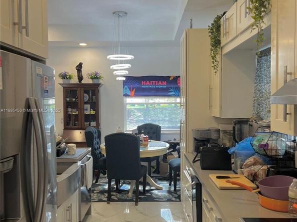 8320 SW 12th St, Pembroke Pines FL 33025