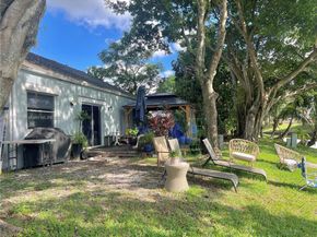 8320 SW 12th St, Pembroke Pines FL 33025
