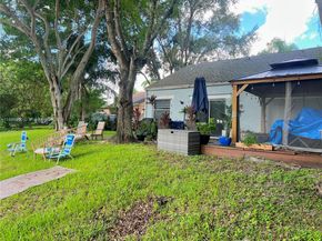 8320 SW 12th St, Pembroke Pines FL 33025