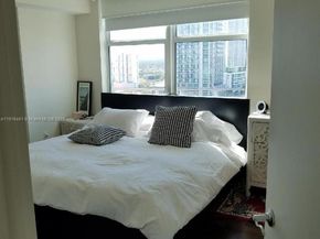 31 SE 5th St 2205, Miami FL 33131