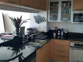 31 SE 5th St 2205, Miami FL 33131