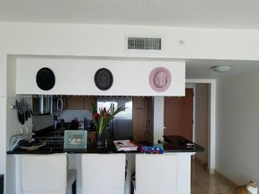 31 SE 5th St 2205, Miami FL 33131