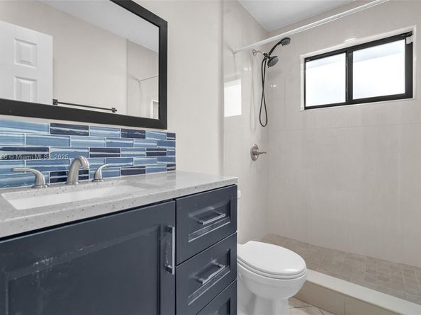 11310 NW 35th St, Sunrise FL 33323