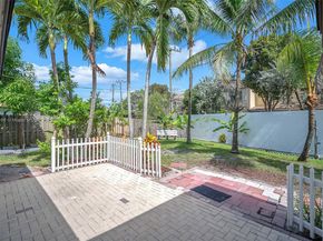 11310 NW 35th St, Sunrise FL 33323
