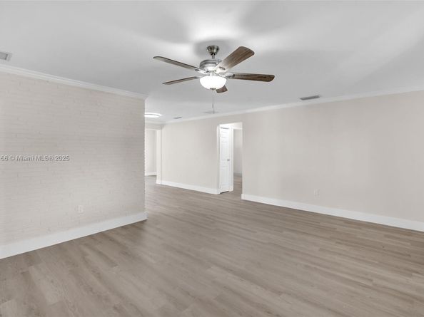 11310 NW 35th St, Sunrise FL 33323