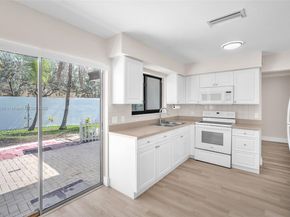 11310 NW 35th St, Sunrise FL 33323
