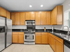 630 SE 15th St 3, Fort Lauderdale FL 33316