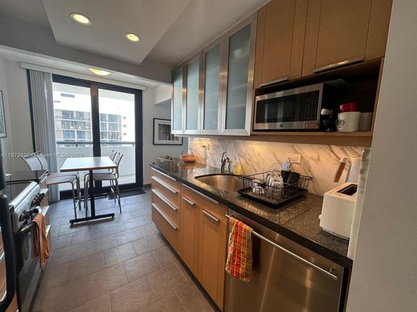 2555 Collins Ave 1800, Miami Beach FL 33140