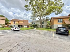 404 Sandtree Dr, Palm Beach Gardens FL 33403