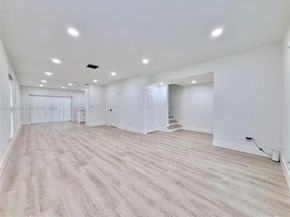 404 Sandtree Dr, Palm Beach Gardens FL 33403