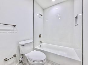 404 Sandtree Dr, Palm Beach Gardens FL 33403