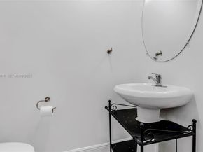 1534 NW 45th St, Deerfield Beach FL 33064