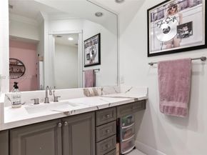 10502 Kestrel St, Plantation FL 33324