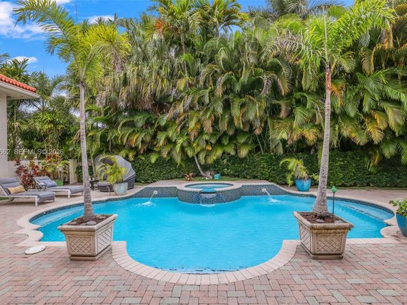 10502 Kestrel St, Plantation FL 33324