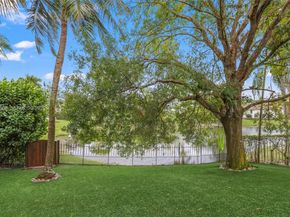 10502 Kestrel St, Plantation FL 33324