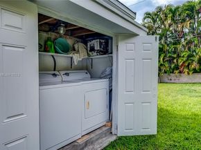 535 W 51st St, Miami Beach FL 33140