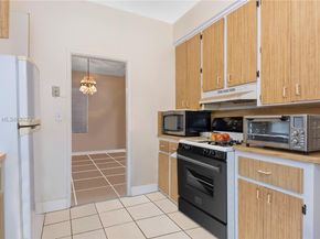 535 W 51st St, Miami Beach FL 33140