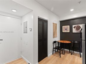 810 7th St 102, Miami Beach FL 33139