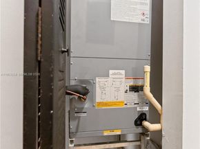 810 7th St 102, Miami Beach FL 33139