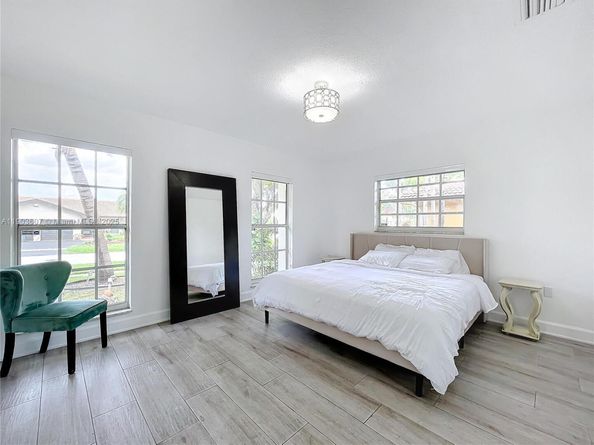 4740 N 31st Ct, Hollywood FL 33021