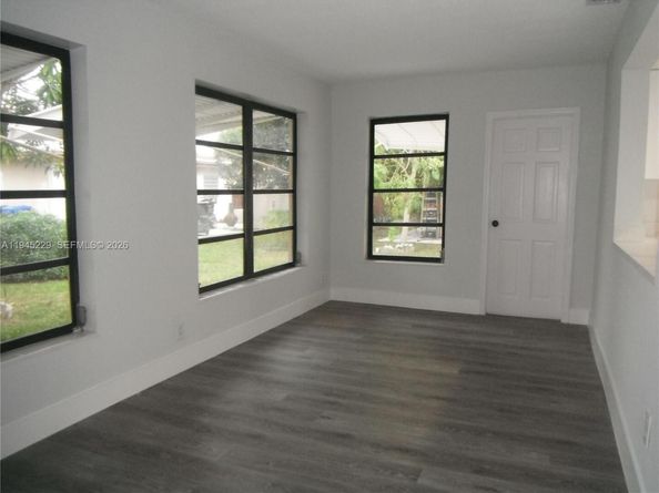 6855 NW 9th St, Margate FL 33063