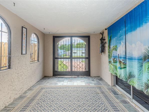 921 N 31st Ct, Hollywood FL 33021