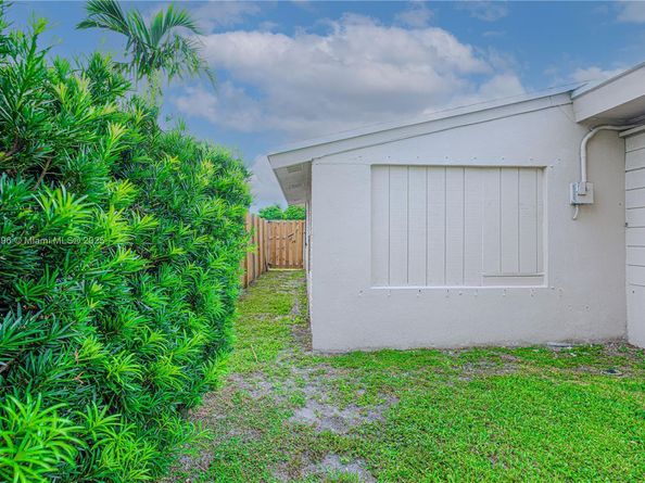 921 N 31st Ct, Hollywood FL 33021