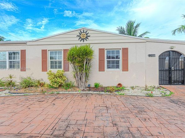 921 N 31st Ct, Hollywood FL 33021