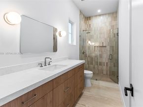 7605 SW 71st Ave, Miami FL 33143