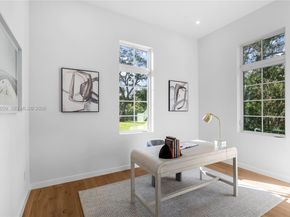 7605 SW 71st Ave, Miami FL 33143