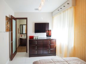 11143 NW 72nd Ter, Doral FL 33178