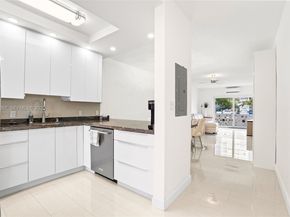 2500 Diana Dr 104, Hallandale Beach FL 33009