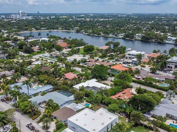 1022 Jefferson St, Hollywood FL 33019