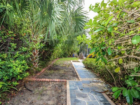 1022 Jefferson St, Hollywood FL 33019