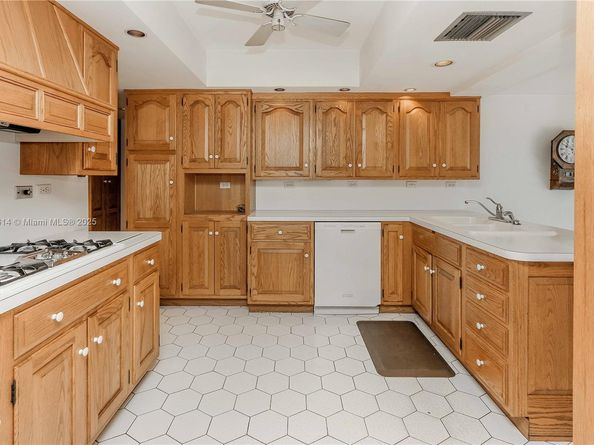 1022 Jefferson St, Hollywood FL 33019