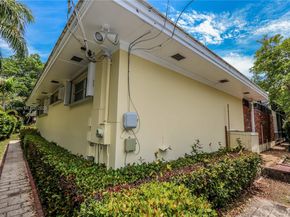 1022 Jefferson St, Hollywood FL 33019