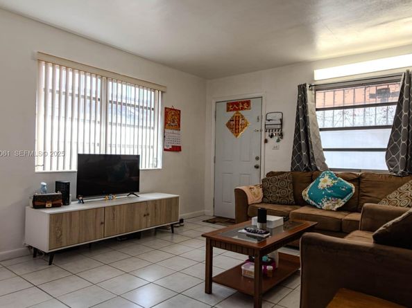 791 NW 22nd Pl, Miami FL 33125