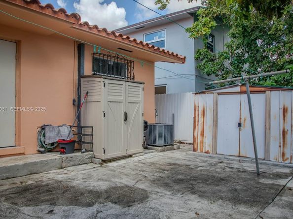 791 NW 22nd Pl, Miami FL 33125