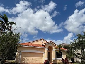 16307 NW 17th Ct, Pembroke Pines FL 33028